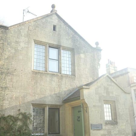 Entire Victorian Lodge In A Privately Gated Estate With Secure Parking For Two Cars And A Newly Refurbished Bathroom Εξωτερικό φωτογραφία